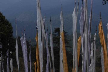 Buddhistische Gebetsfahnen in Bhutan