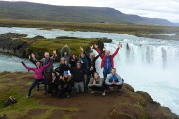 Gruppenfoto am Godafoos Wasserfall