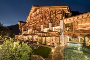 Außenansicht des Natur-Hotels Lüsnerhof in Südtirol, Italien.